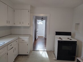 14 Elliot Ter, Unit 1 in Newton, MA - Building Photo - Building Photo