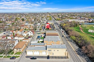 6438 W Gunnison St in Harwood Heights, IL - Building Photo - Building Photo