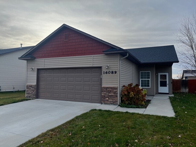 16089 Sunnyfield in Caldwell, ID - Building Photo - Building Photo