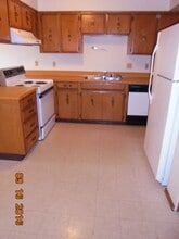 312 NE 24th St in McMinnville, OR - Building Photo - Building Photo