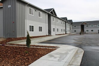 665 Heyburn Ave, Unit 1101 and 1201 in Twin Falls, ID - Foto de edificio - Building Photo
