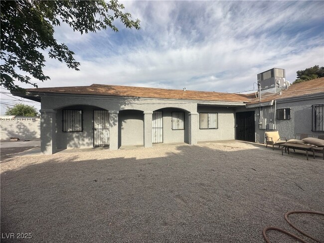 property at 2125 Elm Ave