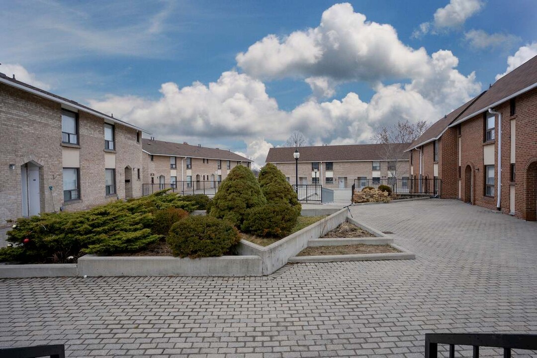 Goodview Townhomes in Toronto, ON - Building Photo