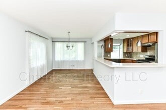 821 Ninovan Rd SE in Vienna, VA - Building Photo - Building Photo