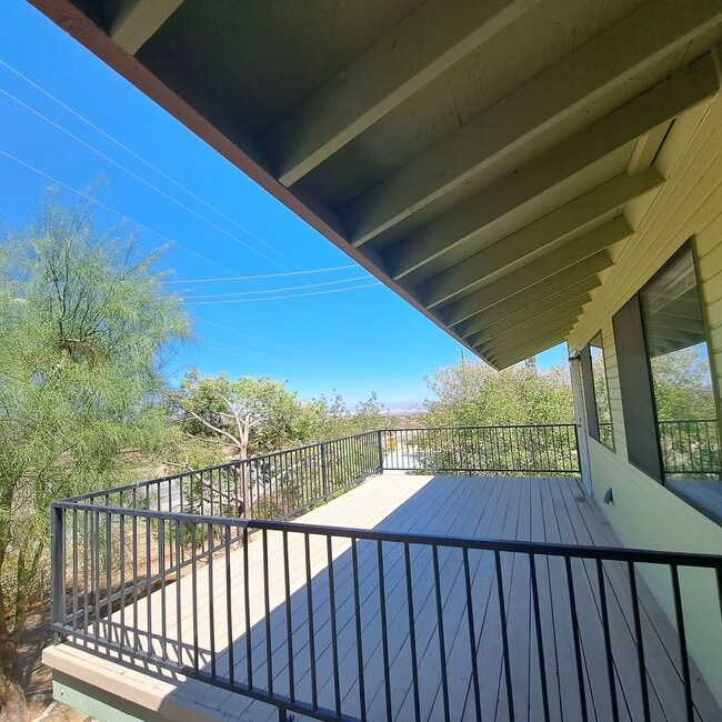 property at 60111 Alta Loma Dr