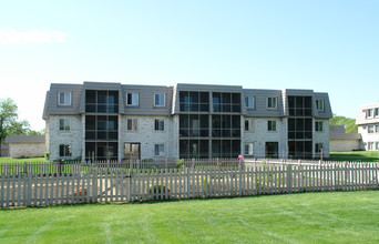 Twin Lake North in Minneapolis, MN - Building Photo - Building Photo