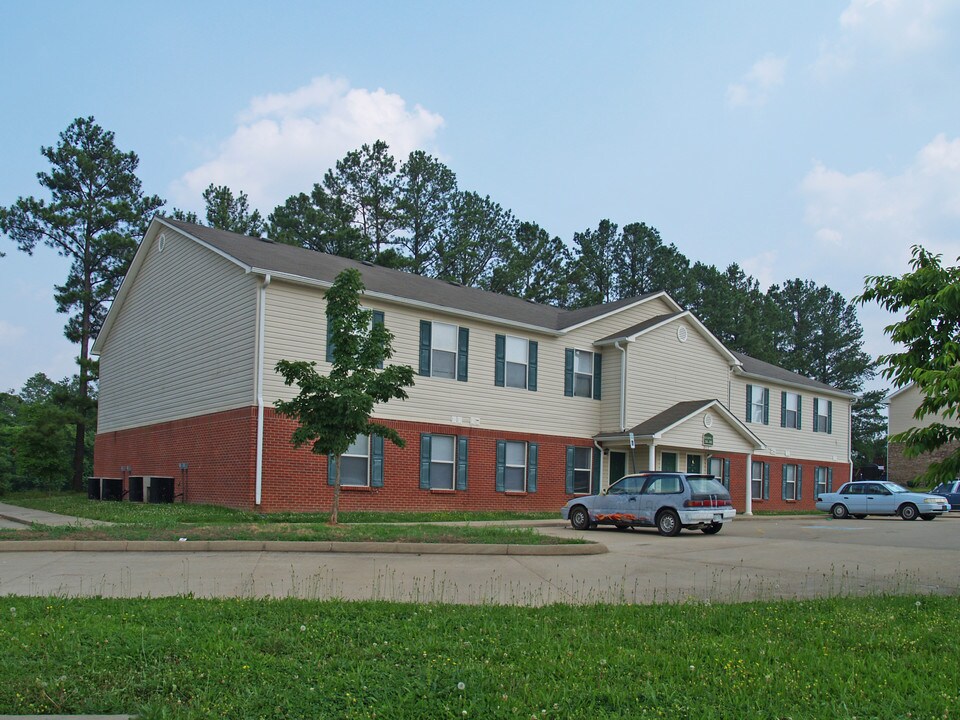 Amber Pointe Apartments in Clarksville, TN - Building Photo