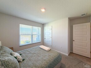 5494 Silverbell Dr in Milton, FL - Building Photo - Building Photo