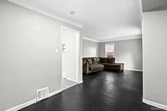 20045 Greenlawn St in Detroit, MI - Foto de edificio - Building Photo