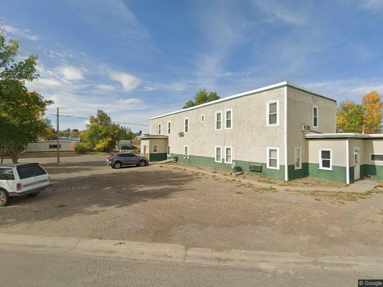 405 Oilfield Ave in Shelby, MT - Building Photo