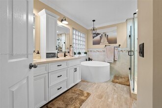 13925 SW 155th Ct in Miami, FL - Building Photo - Building Photo