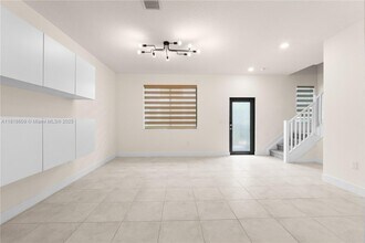 4746 NW 83rd Pkwy in Doral, FL - Building Photo - Building Photo