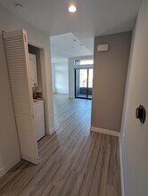 338 Mariposa Ave, Unit 301 in Los Angeles, CA - Building Photo - Building Photo