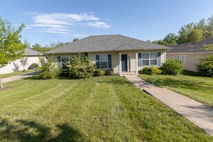 1900 Field St in Columbia, MO - Building Photo