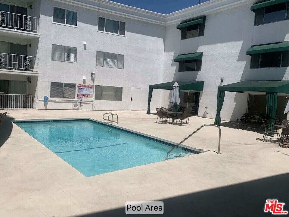 4520 Natick Ave in Los Angeles, CA - Building Photo