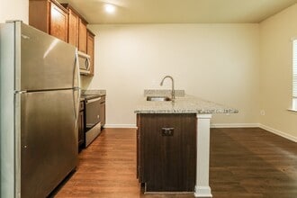 1408 Canopy Dr in East Point, GA - Building Photo - Building Photo