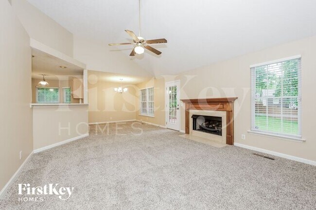 property at 525 Forest Pointe Pl