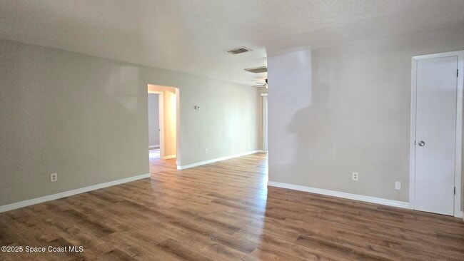 1535 Mango Tree Dr in Edgewater, FL - Building Photo - Building Photo