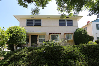 1626-1630 1/2 Veteran Ave in Los Angeles, CA - Building Photo - Building Photo