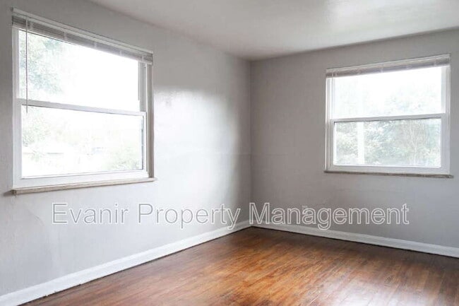 property at 113 Niagara Ave