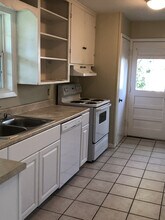 1031 Wilshire Pl in Corpus Christi, TX - Building Photo - Building Photo