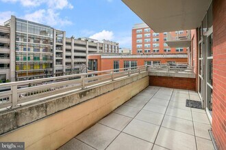 157 Fleet St, Unit 202 in Oxon Hill, MD - Building Photo - Building Photo