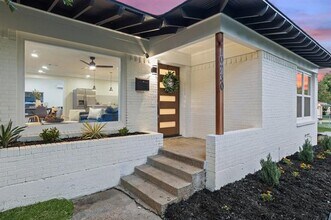 10230 Newcombe Dr in Dallas, TX - Building Photo - Building Photo