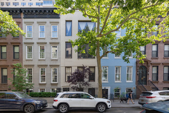 528 E 87th St in New York, NY - Foto de edificio - Building Photo