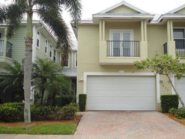property at 1825 Bridgepointe Cir