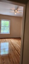 907 W 76th St, Unit 2 in Chicago, IL - Building Photo - Building Photo