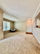 10440 Deerwood Rd in Houston, TX - Building Photo - Building Photo