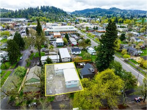 335 D St in Springfield, OR - Building Photo - Building Photo