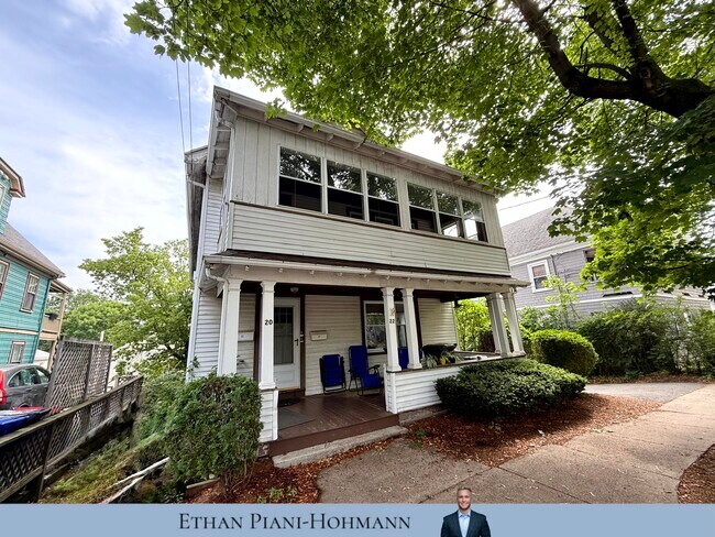 22 Gloucester St in Arlington, MA - Building Photo - Building Photo