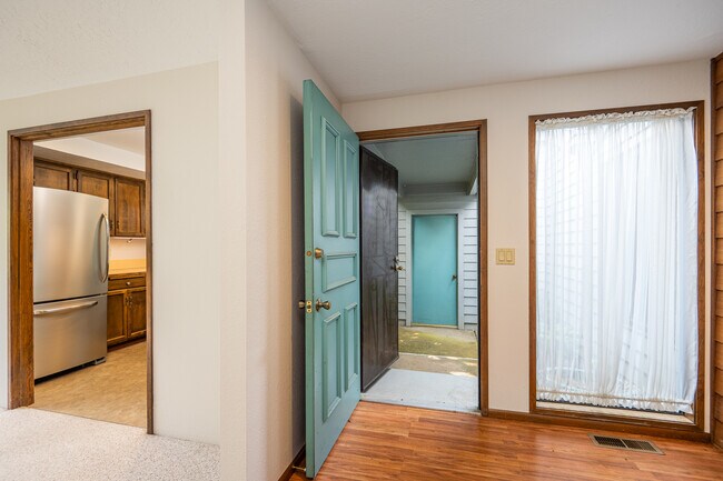 4326 Lone Oak Rd SE in Salem, OR - Foto de edificio - Building Photo