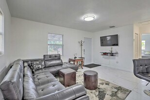 846 NW 111th St in Miami, FL - Building Photo