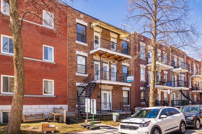 5748-5756 Des Érables Av in Montréal, QC - Building Photo - Primary Photo