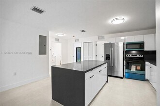 5821 NW 30th Ave in Miami, FL - Building Photo - Building Photo