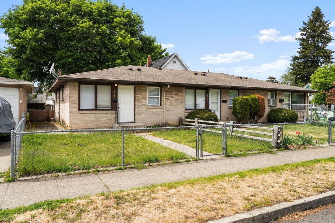 2915 N Lincoln St, Unit 2915 N Lincoln in Spokane, WA - Foto de edificio