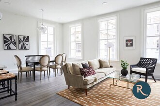 301 St Charles Ave in New Orleans, LA - Building Photo - Building Photo