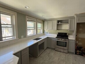 61 Puritan Rd in Somerville, MA - Building Photo - Building Photo