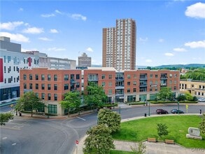 211 W Jefferson St in Syracuse, NY - Building Photo - Building Photo