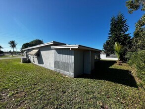 4753 NW 41st St in Lauderdale Lakes, FL - Building Photo - Building Photo