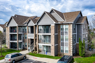 Saddlewood Apartments in Olathe, KS - Building Photo - Building Photo