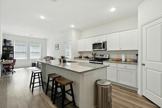 5830 Capri Frst Dr in Katy, TX - Foto de edificio - Building Photo