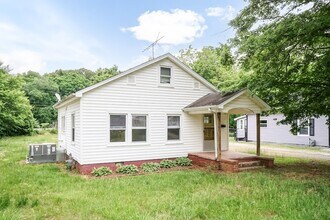 3107 Lucas St in Elon, NC - Building Photo - Building Photo