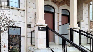 523 Carrville Rd in Richmond Hill, ON - Building Photo - Building Photo