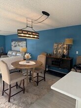 5635 Rattlesnake Hammock Rd in Naples, FL - Foto de edificio - Building Photo