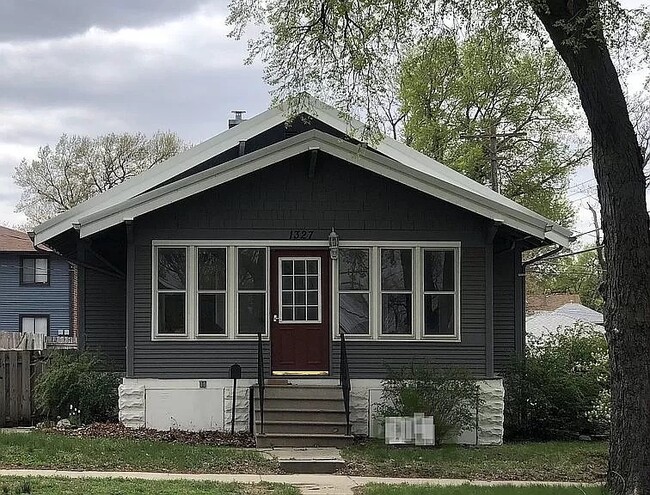 1327 S 10th St in Lincoln, NE - Building Photo - Building Photo