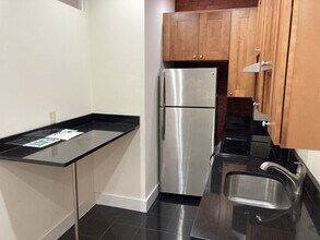 45 Hemenway St, Unit 10 in Boston, MA - Building Photo - Building Photo