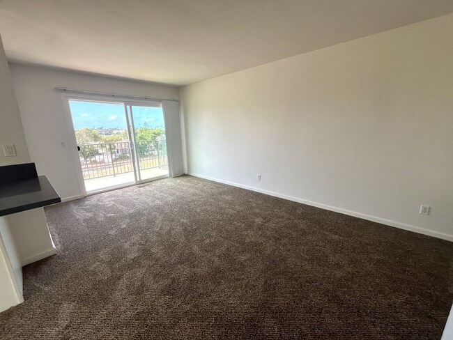 811-813 S Vulcan Ave in Encinitas, CA - Foto de edificio - Building Photo